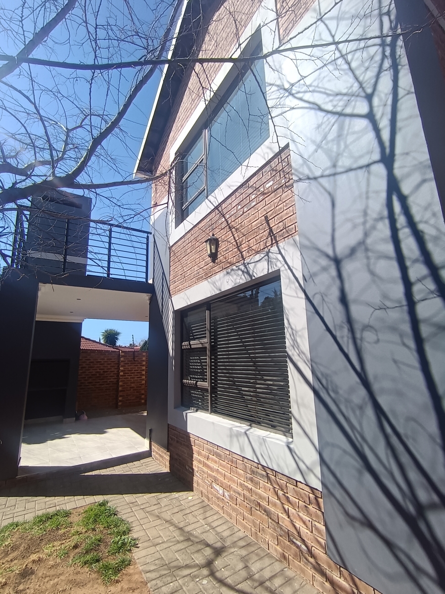 3 Bedroom Property for Sale in Heuwelsig Free State